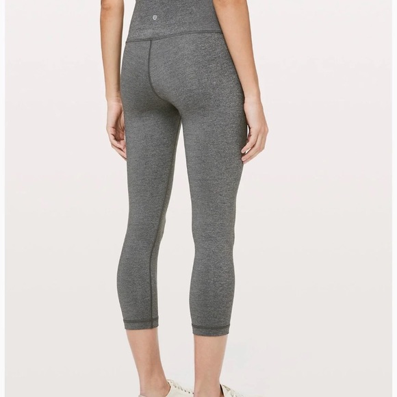 lululemon athletica Pants - Lululemon Wunder Under Crop 21” Leggings